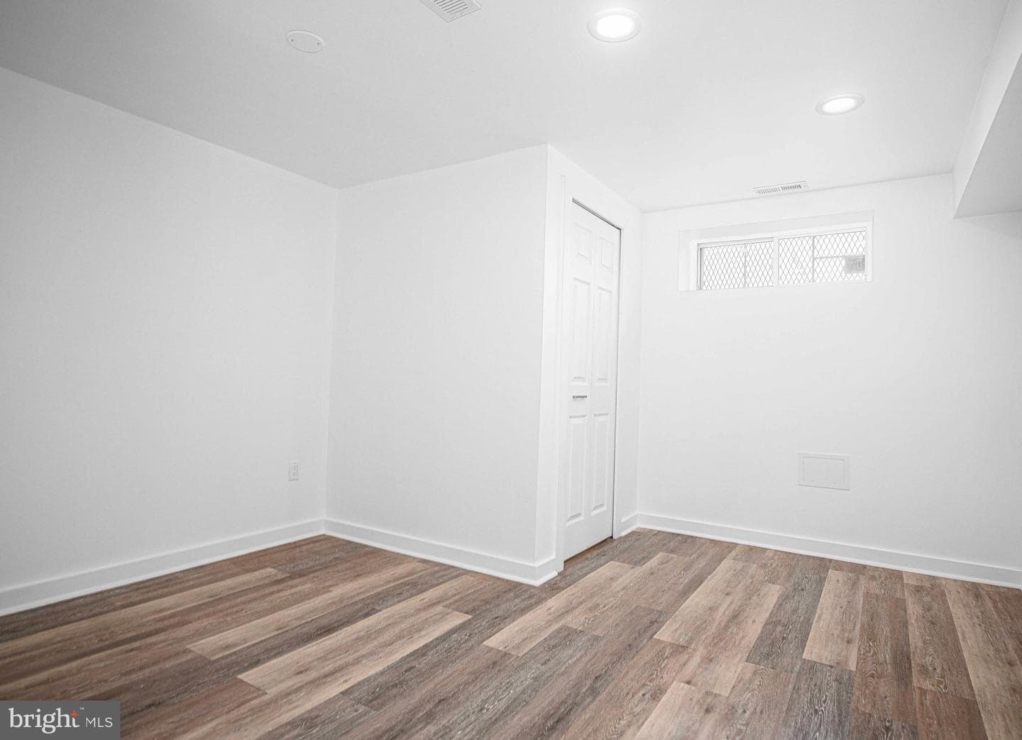 915 N Patterson Park Avenue photo 32