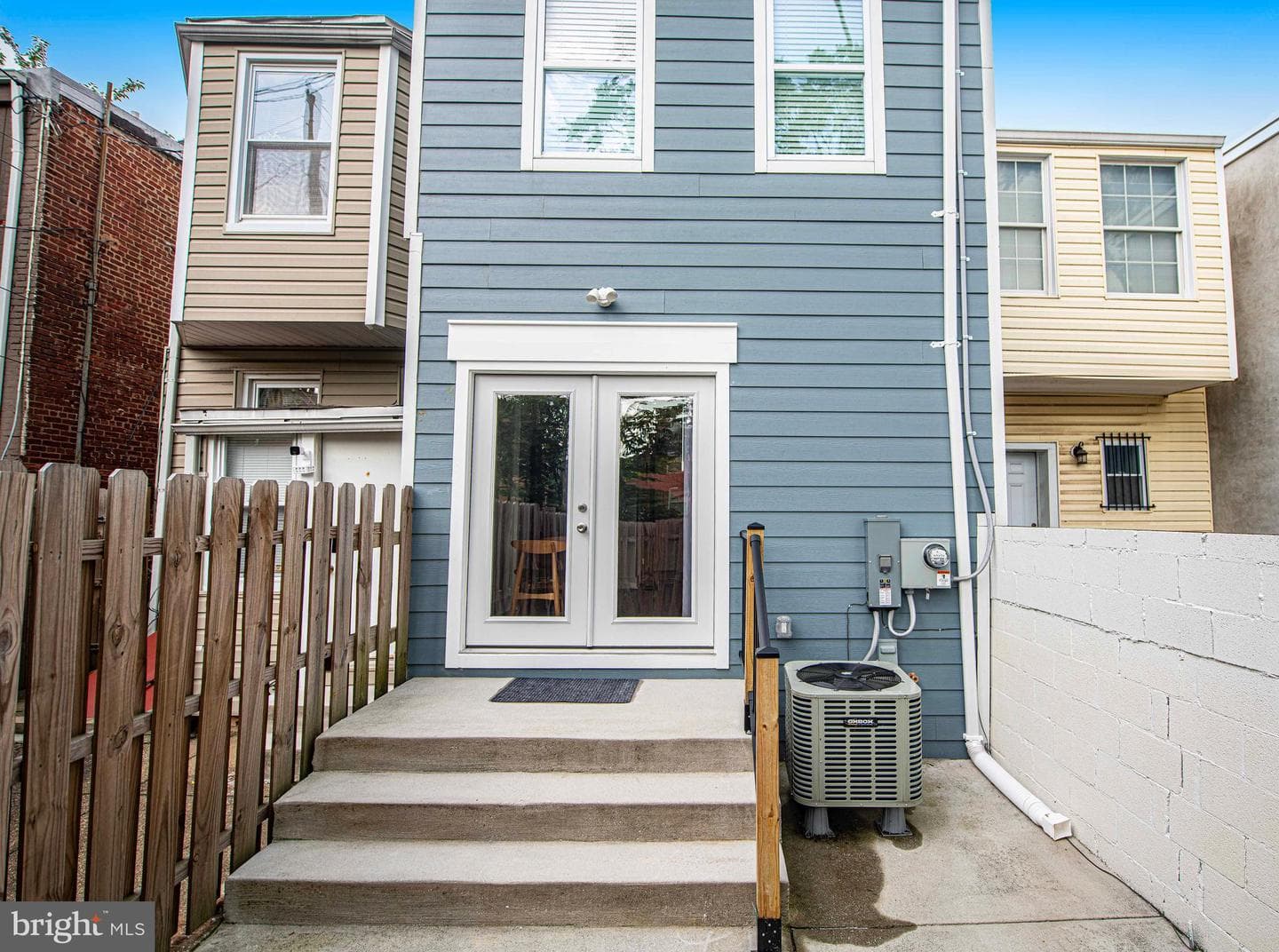 915 N Patterson Park Avenue photo 33