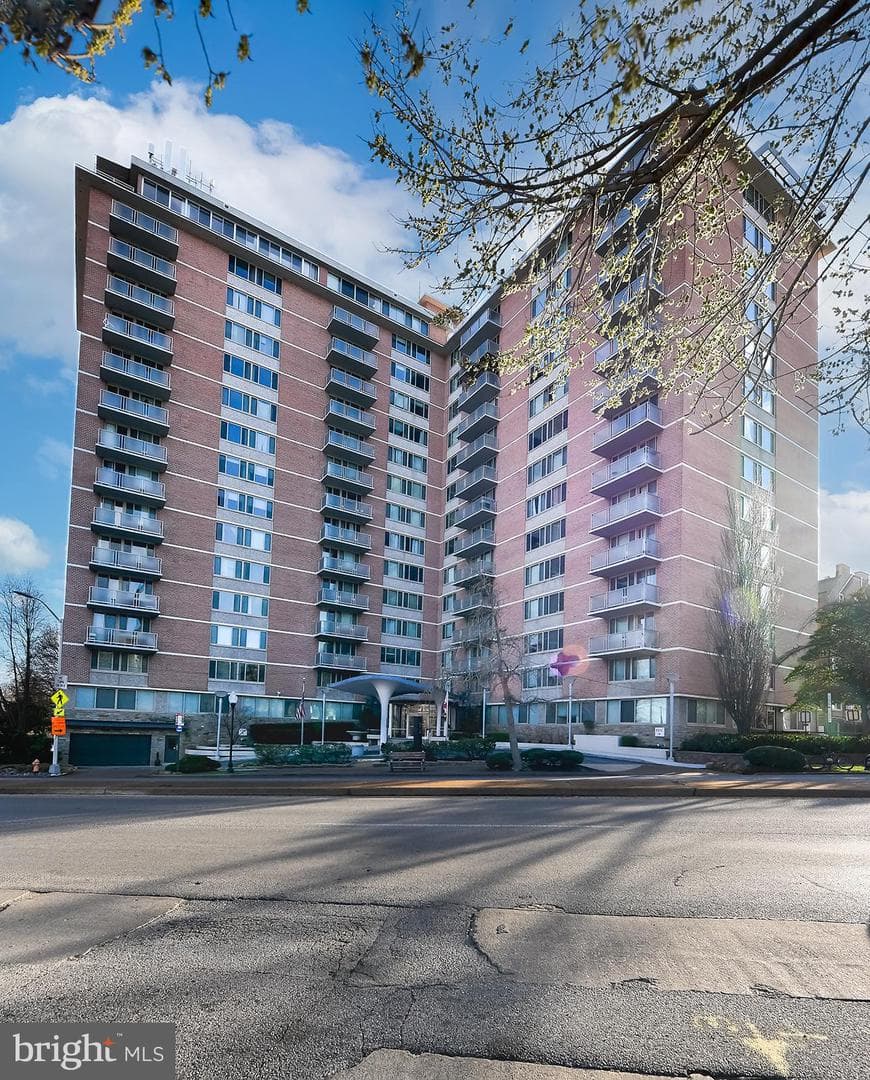 1 E University Parkway #1202 photo 2