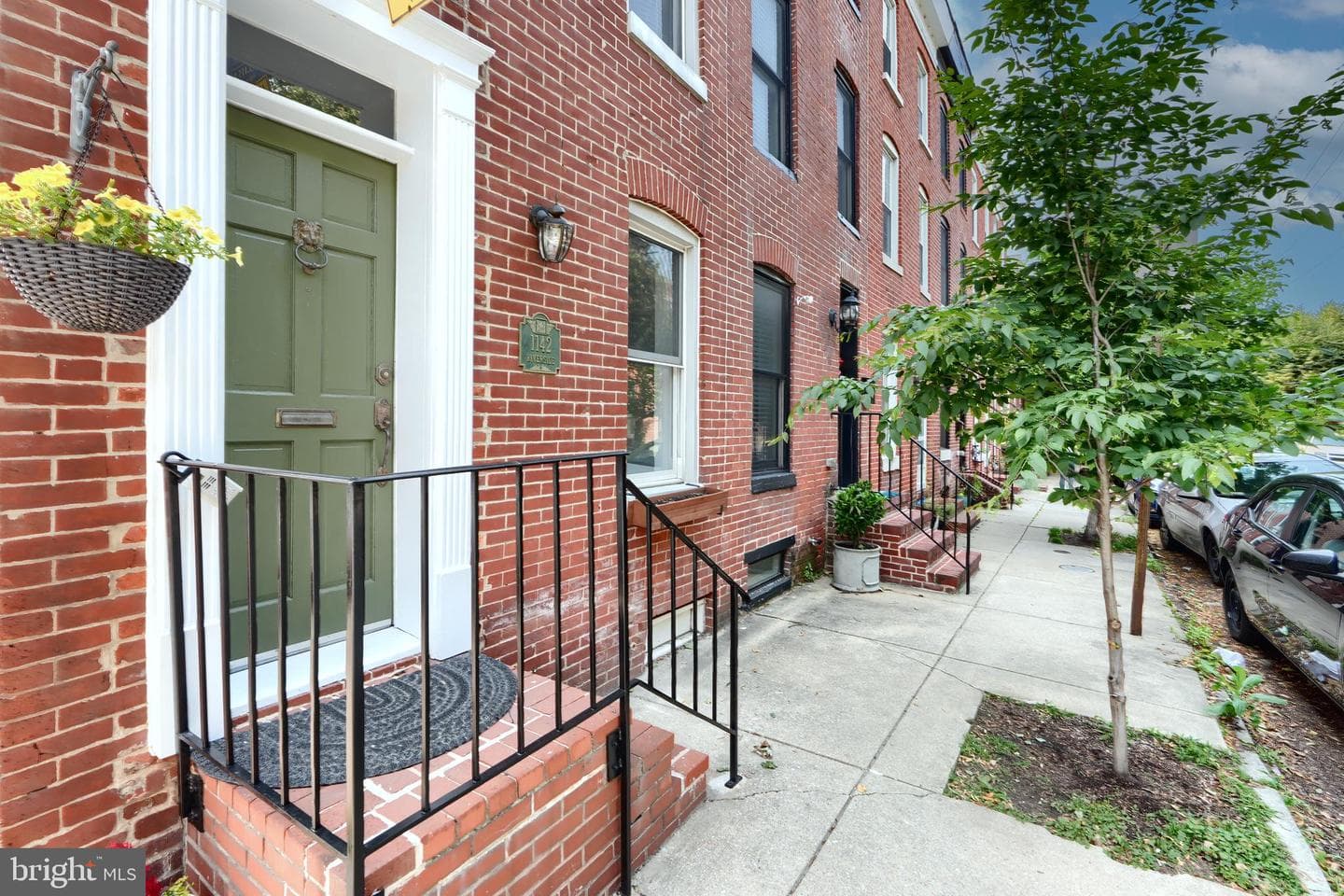 1142 Riverside Avenue photo 3