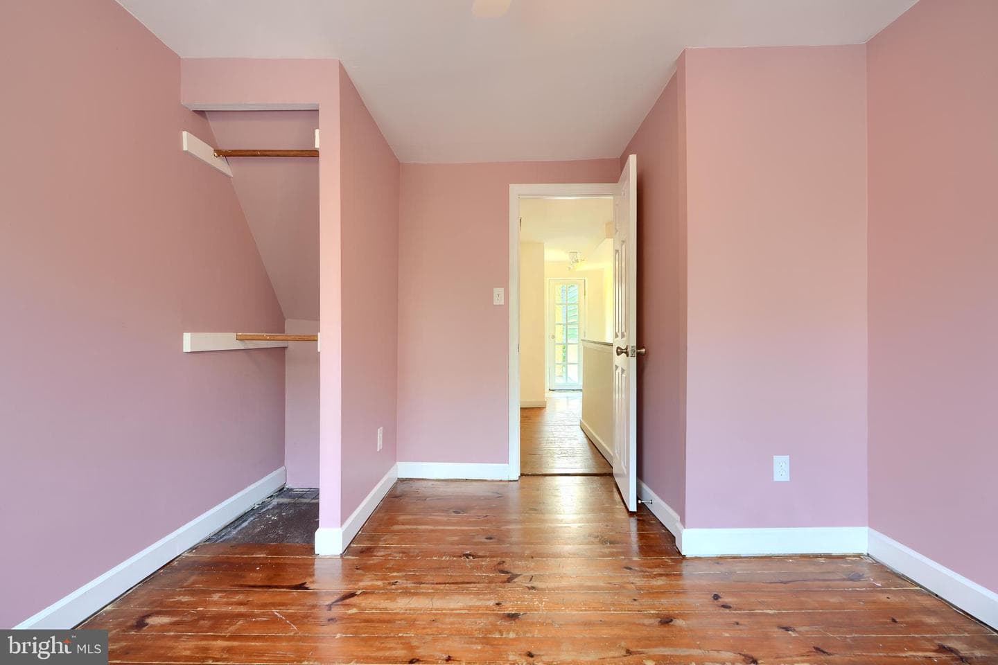 1142 Riverside Avenue photo 30