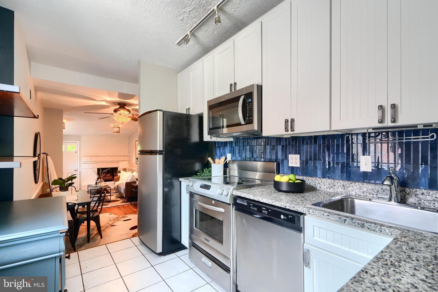 1142 Riverside Avenue photo 6
