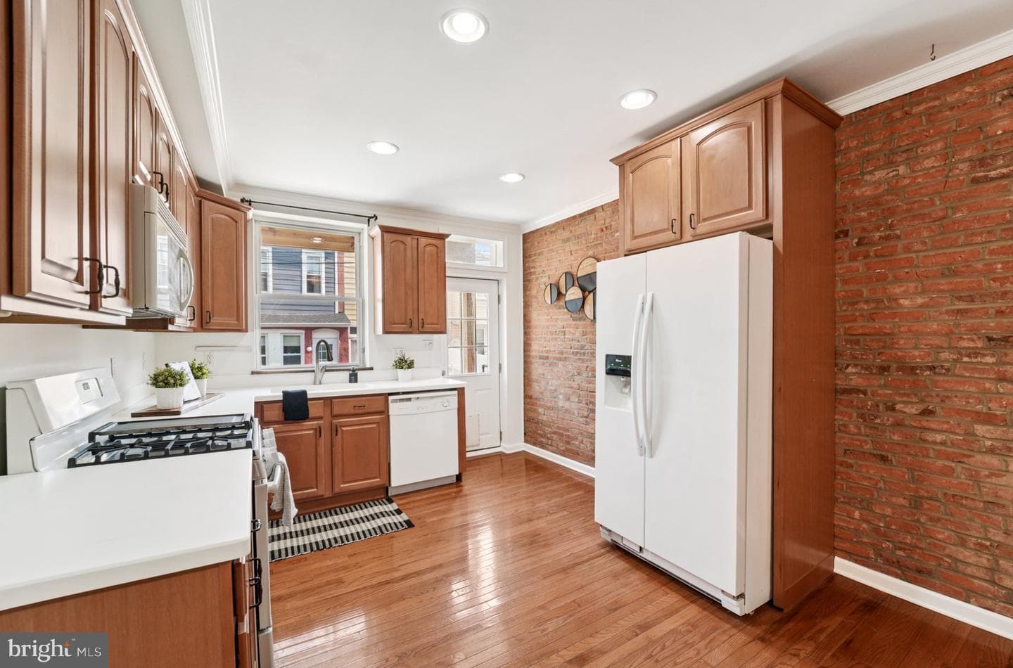 114 Burnett Street photo 8