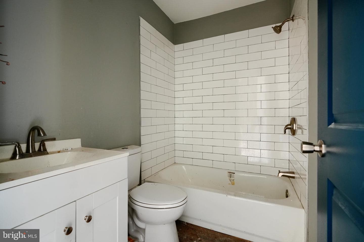 2213 E Madison Street photo 13