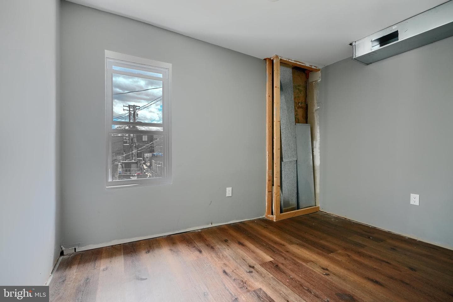 2213 E Madison Street photo 14