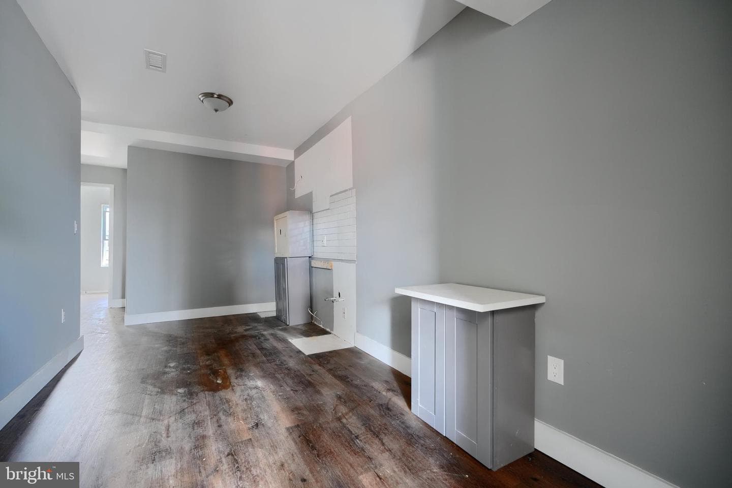 2213 E Madison Street photo 18