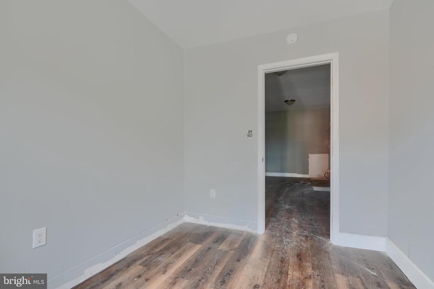 2213 E Madison Street photo 7