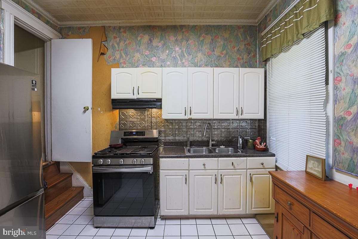 1721 Ruxton Avenue photo 18