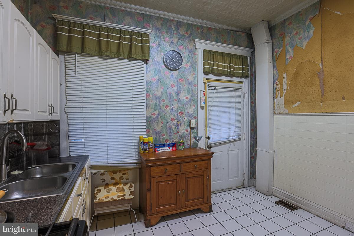 1721 Ruxton Avenue photo 20