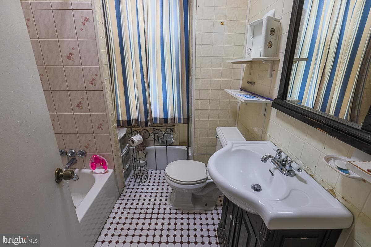 1721 Ruxton Avenue photo 22