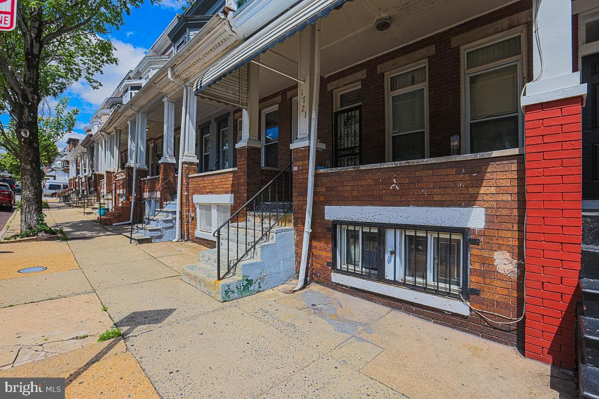 1721 Ruxton Avenue photo 3