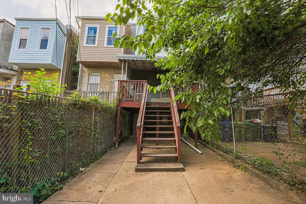 1721 Ruxton Avenue photo 37