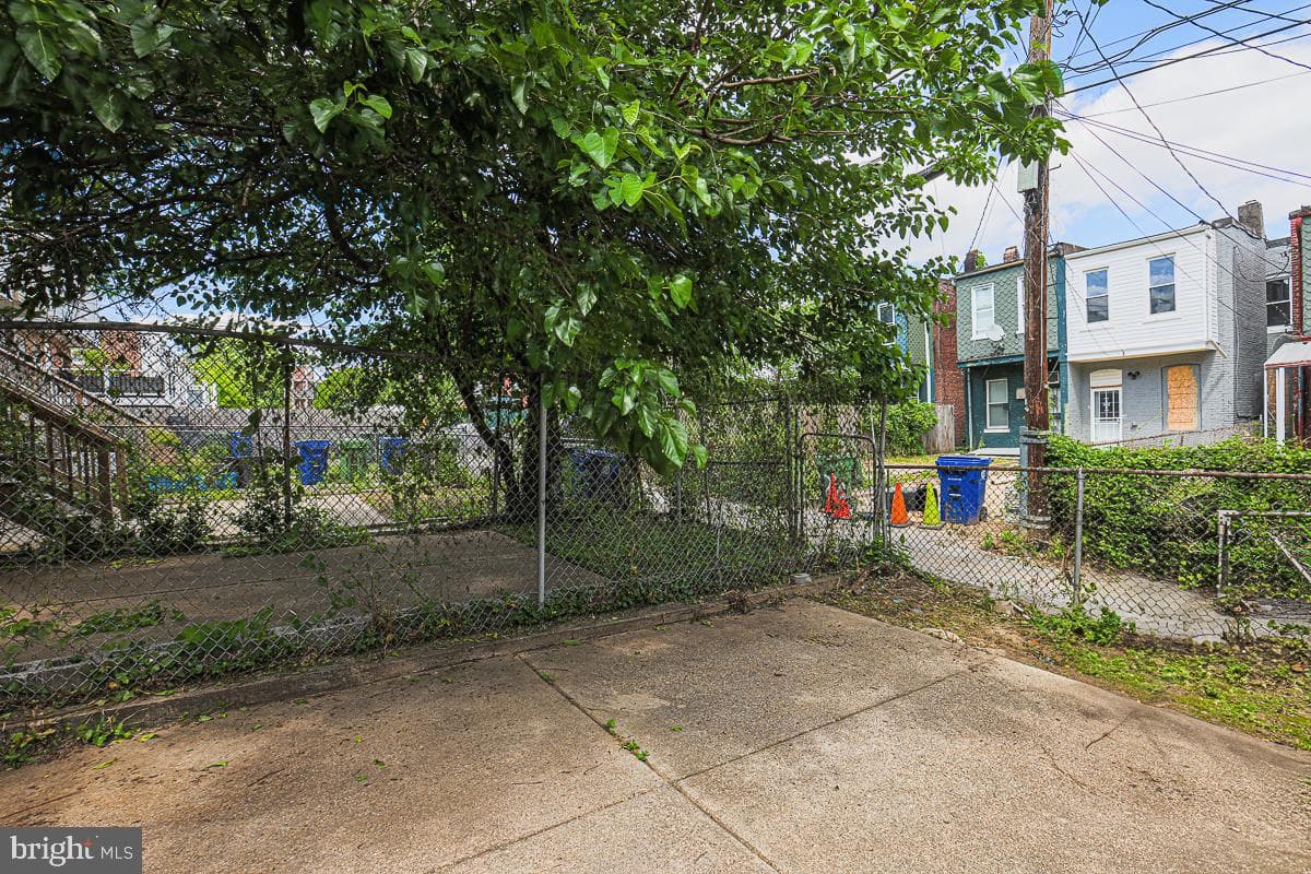 1721 Ruxton Avenue photo 39