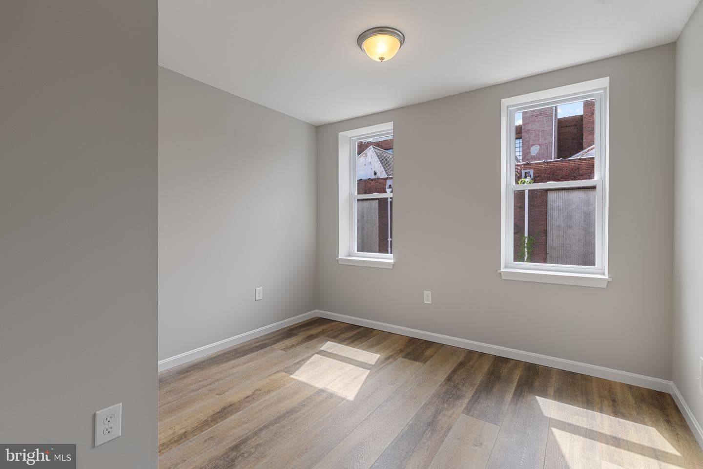 921 N Rose Street photo 12