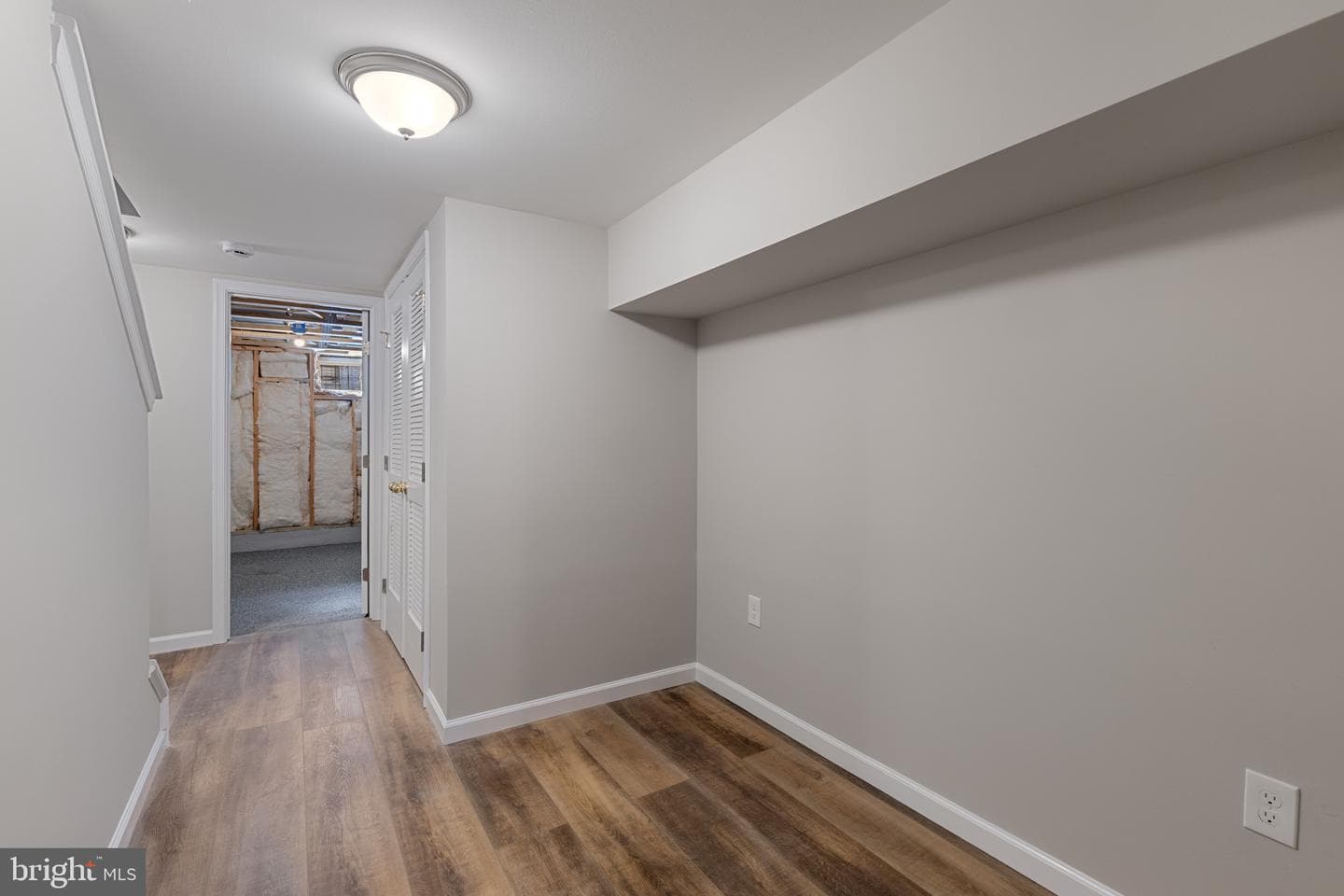 921 N Rose Street photo 17