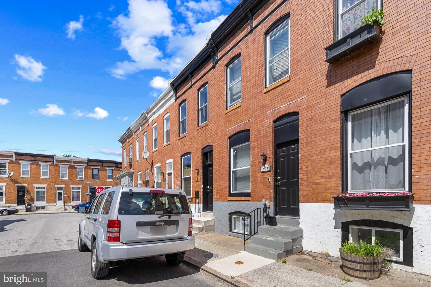 921 N Rose Street photo 24