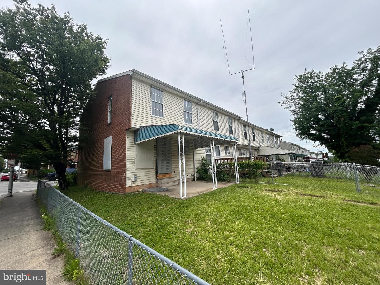 1222 N Calhoun Street photo 3
