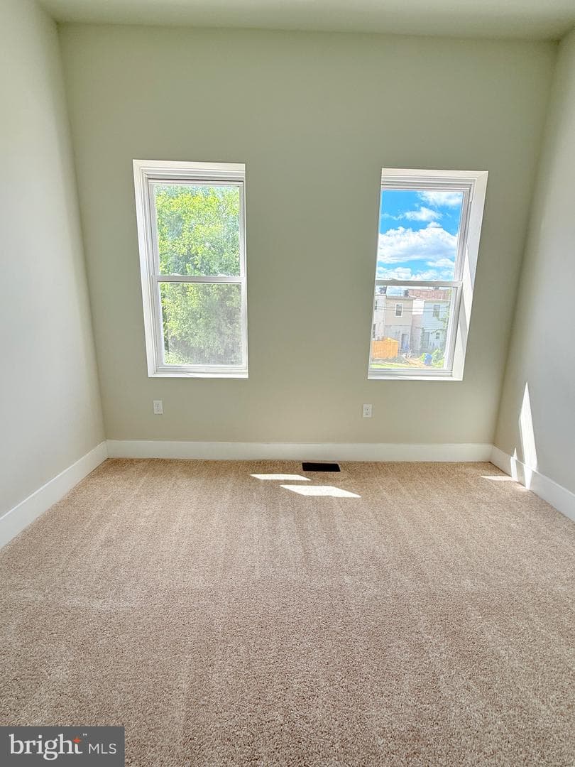 2110 Llewelyn Avenue photo 24