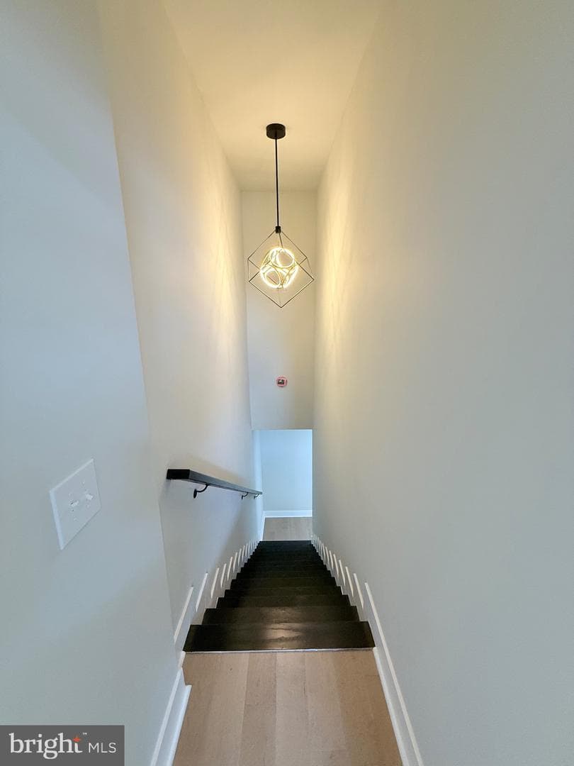 2112 Llewelyn Avenue photo 29