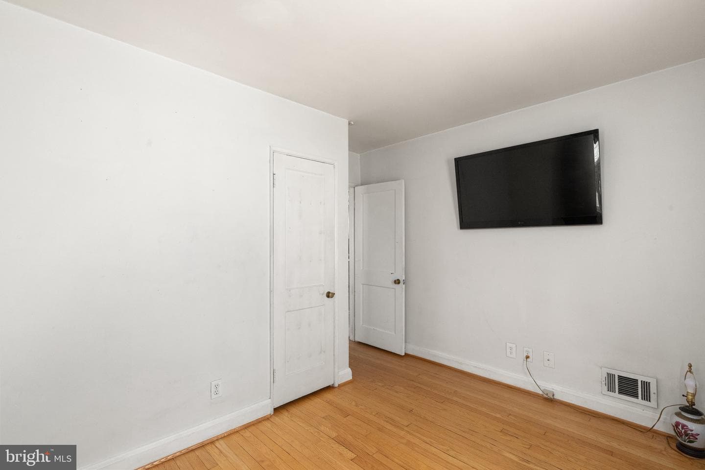 2609 Linwood Road photo 11