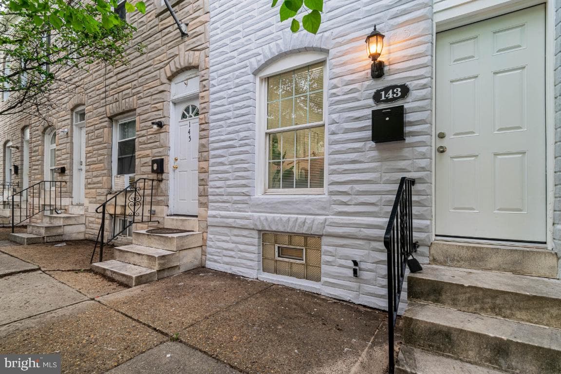 143 N Decker Avenue photo 3