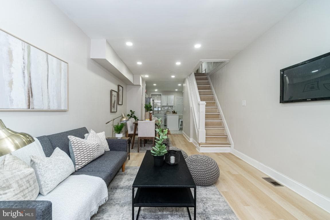 143 N Decker Avenue photo 8