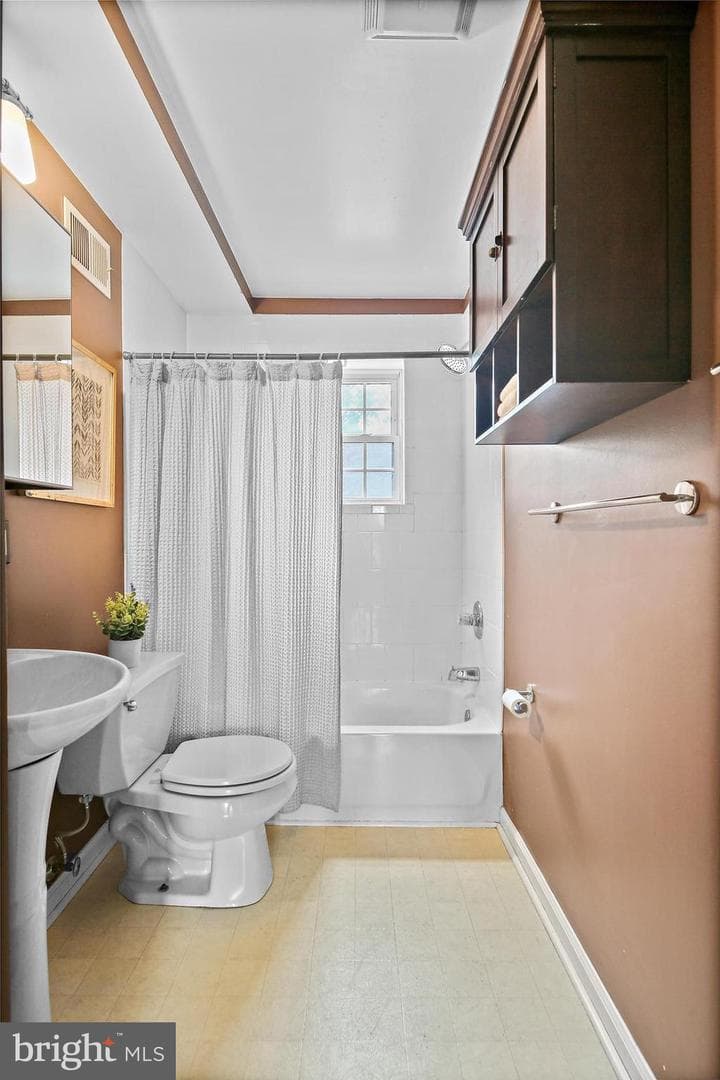 31 S Ann Street photo 18