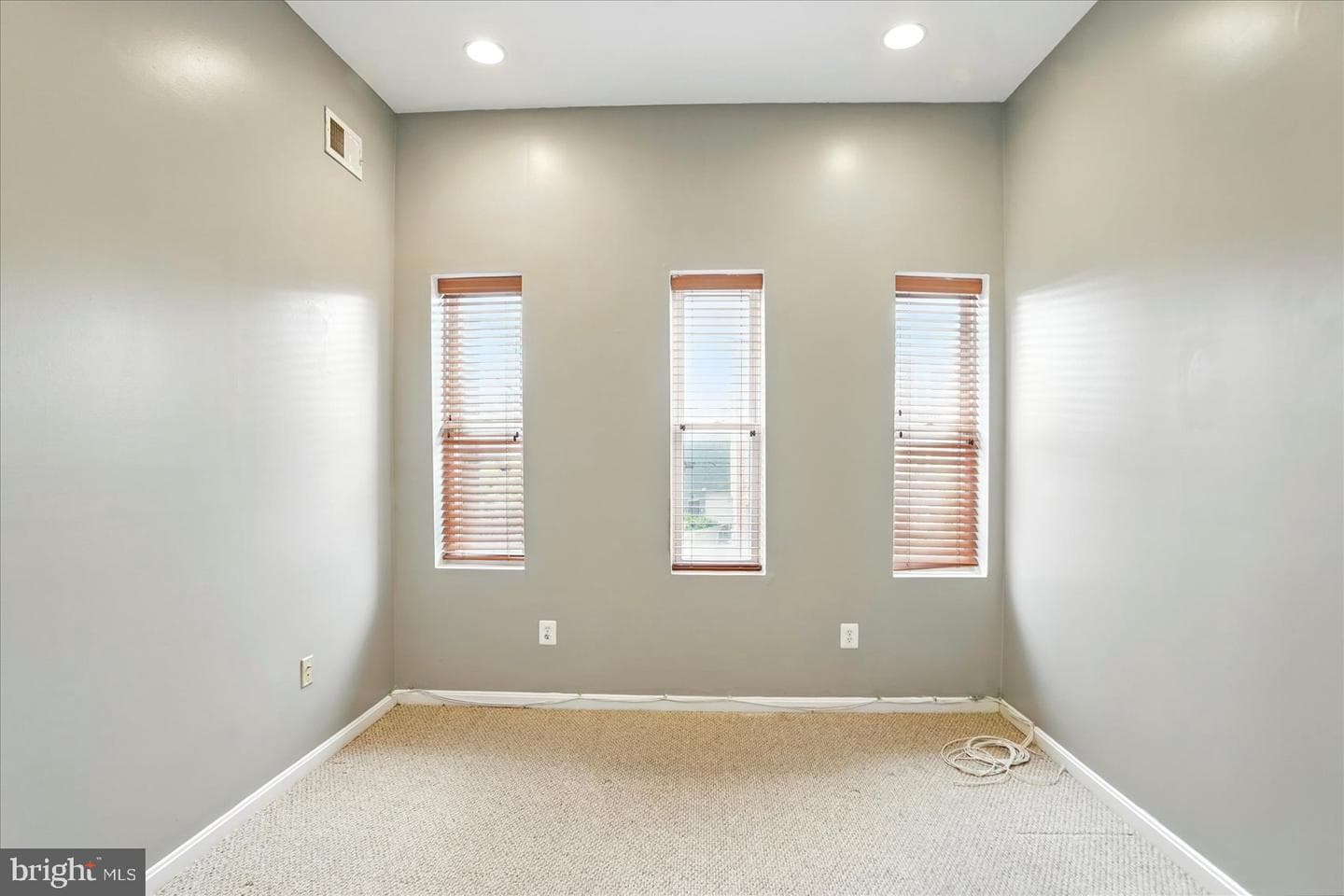 1225 W Cross Street photo 19