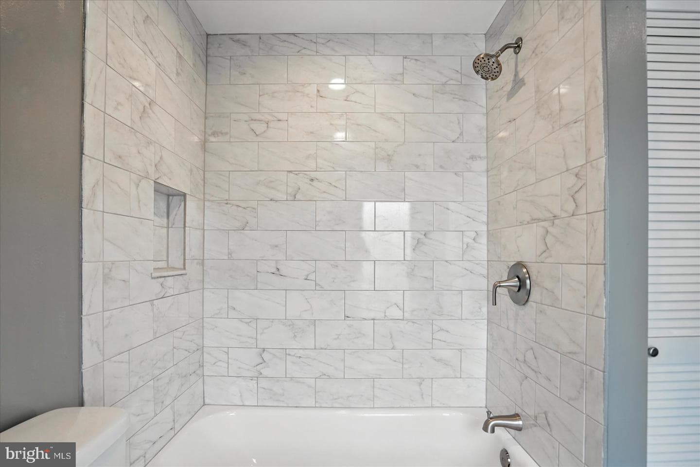 1225 W Cross Street photo 23