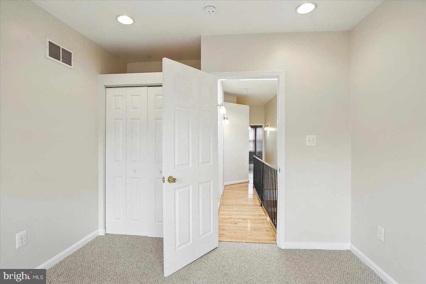 1225 W Cross Street photo 30