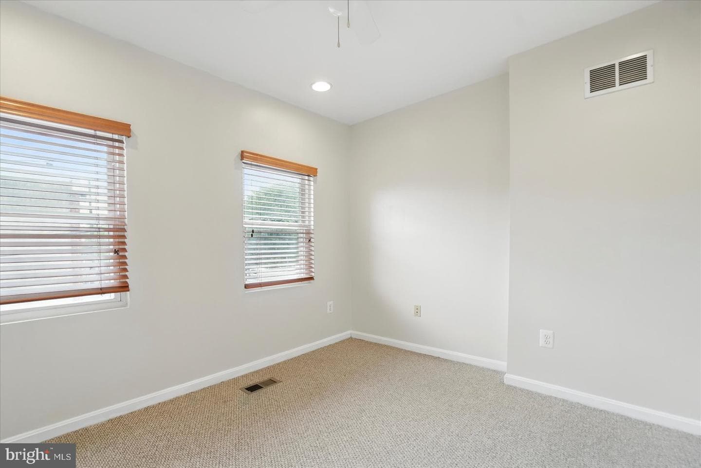 1225 W Cross Street photo 31