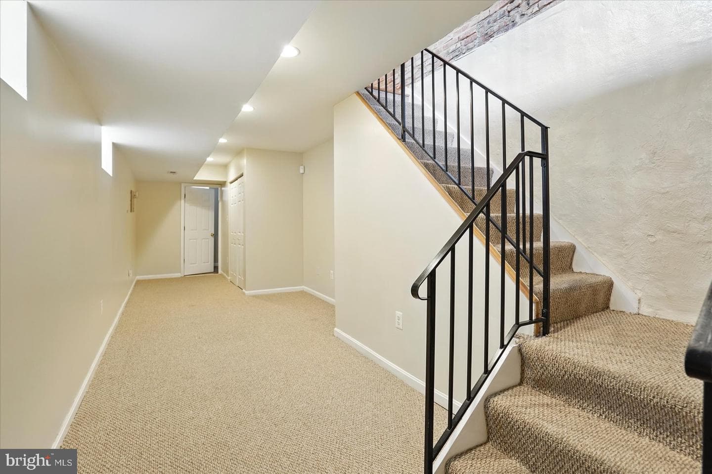 1225 W Cross Street photo 33