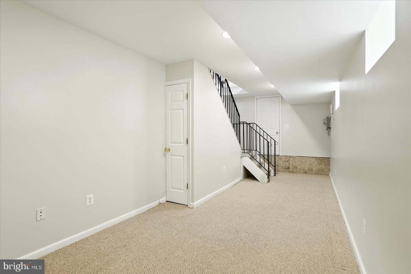 1225 W Cross Street photo 34