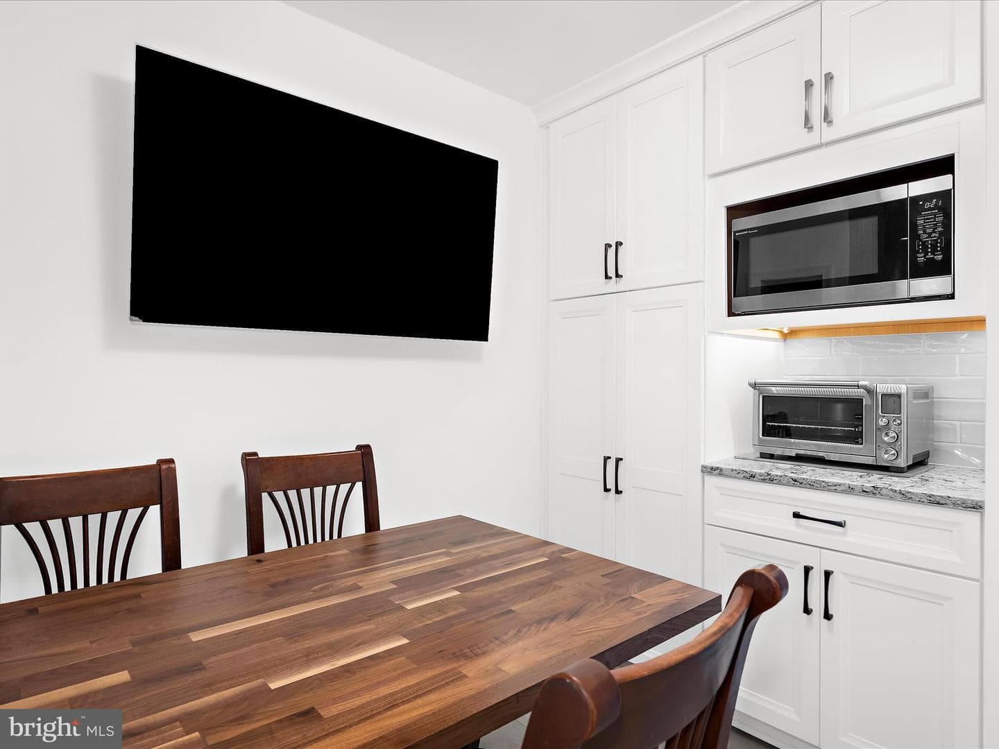 10 E Lee Street #2405 photo 13