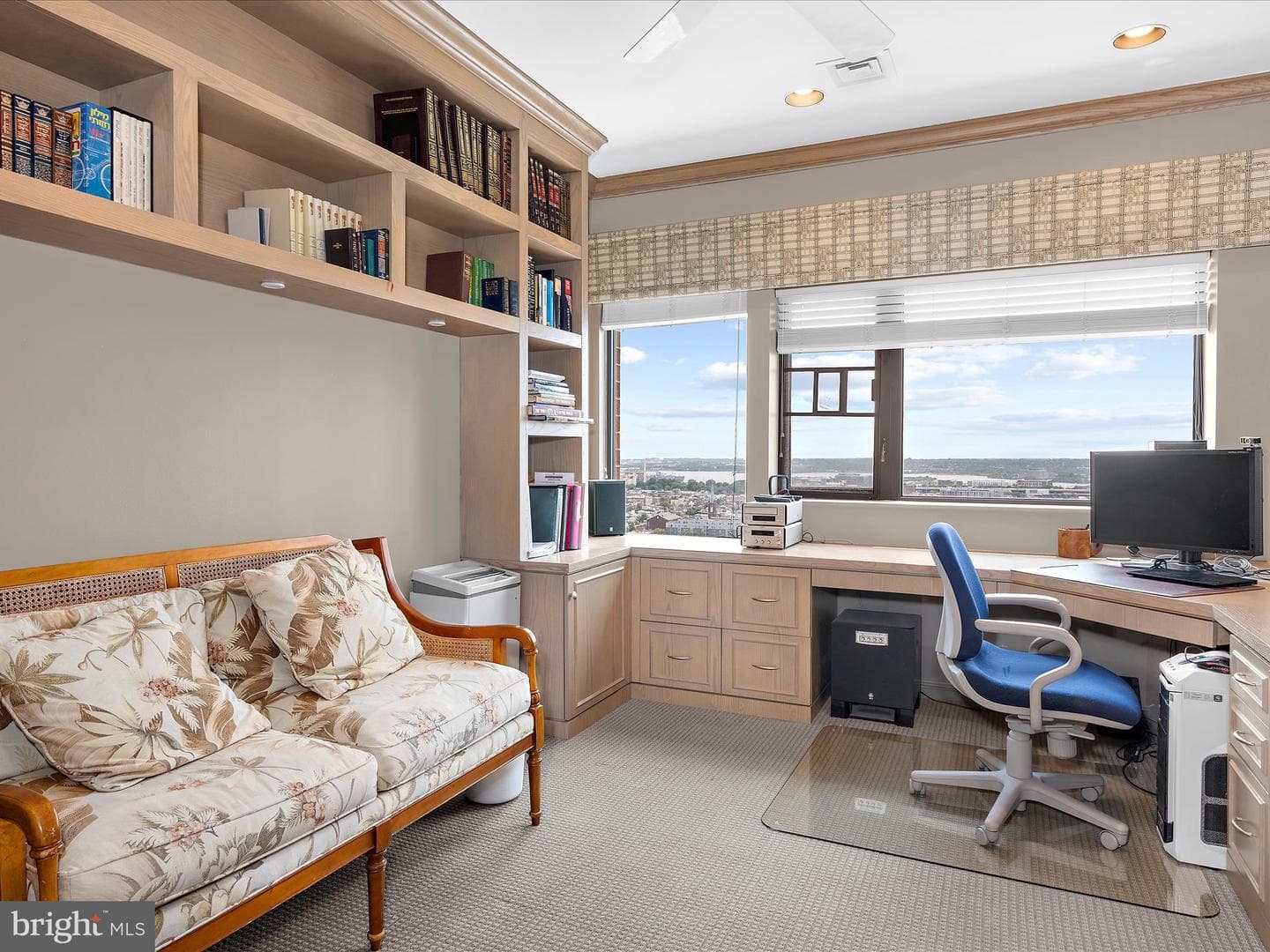 10 E Lee Street #2405 photo 22