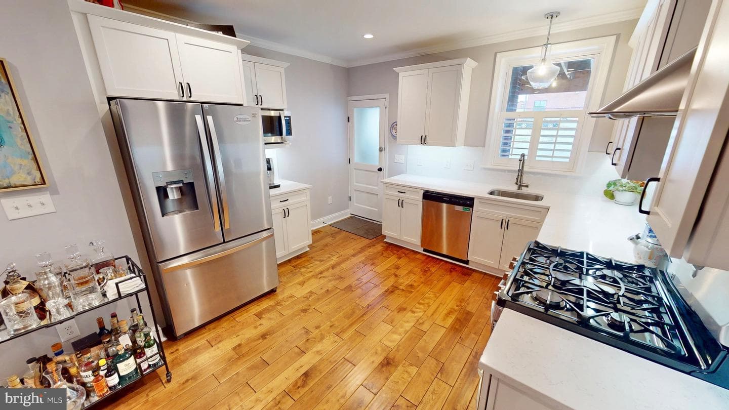 2714 Fait Avenue photo 2