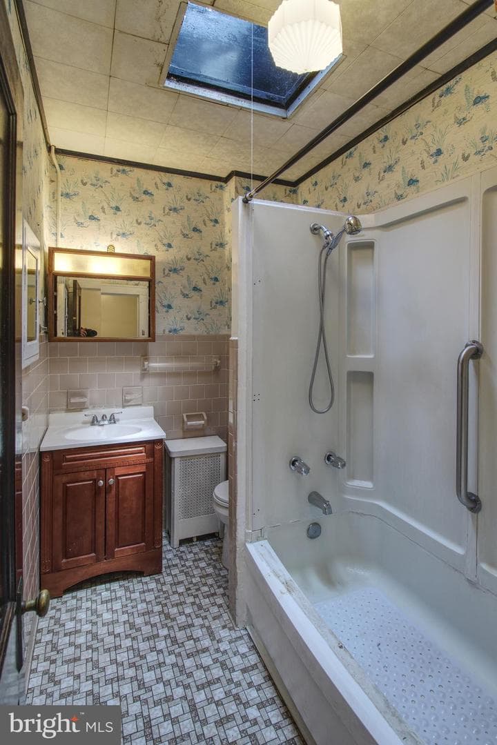 2828 Pelham Avenue photo 17