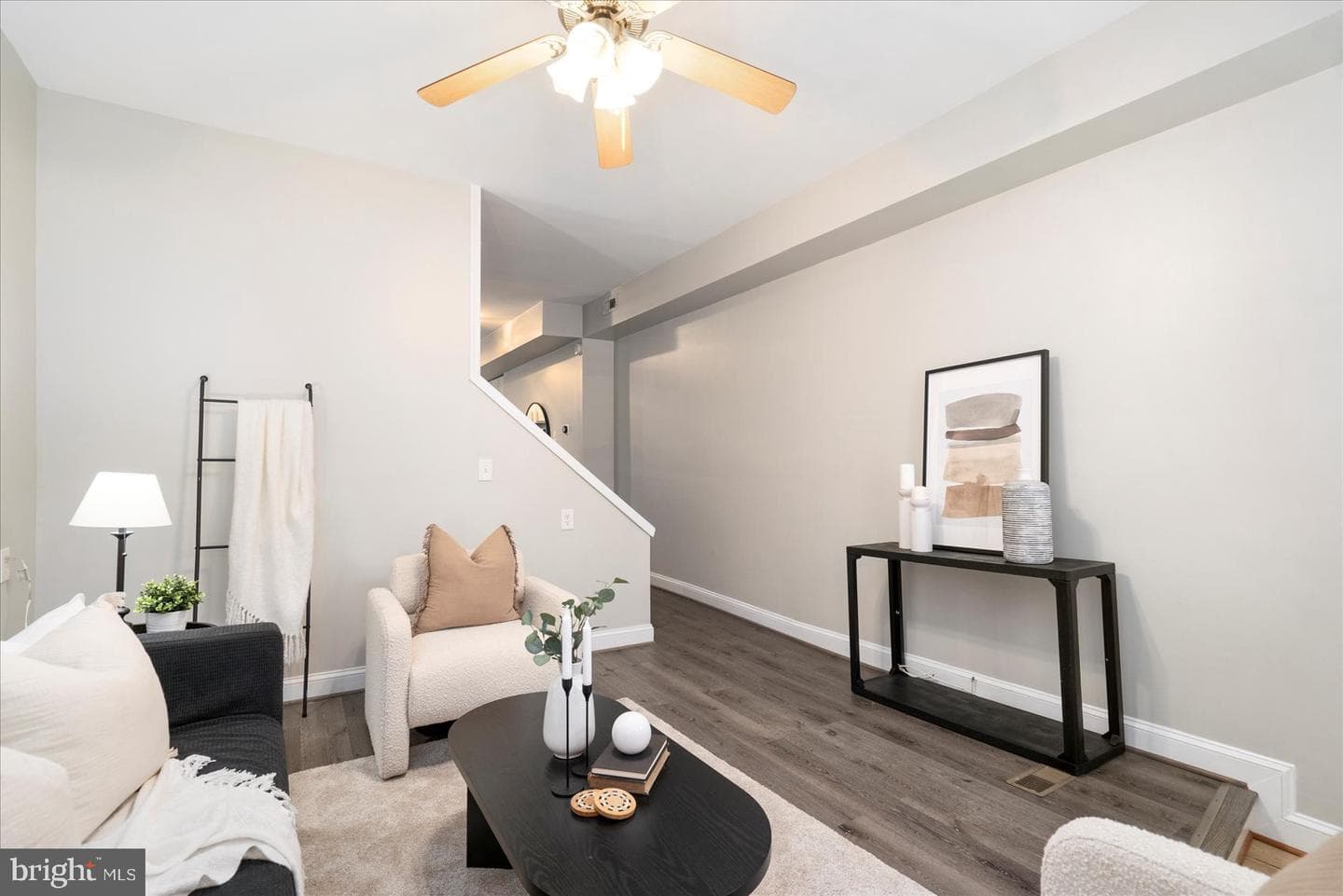 57 E Heath Street photo 10