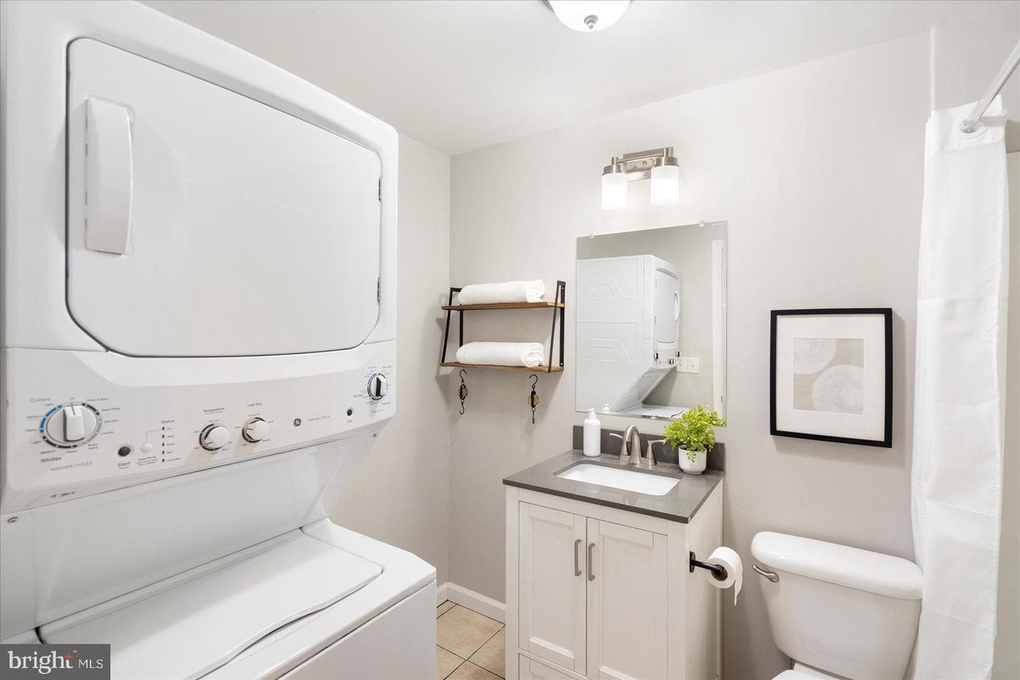 57 E Heath Street photo 15
