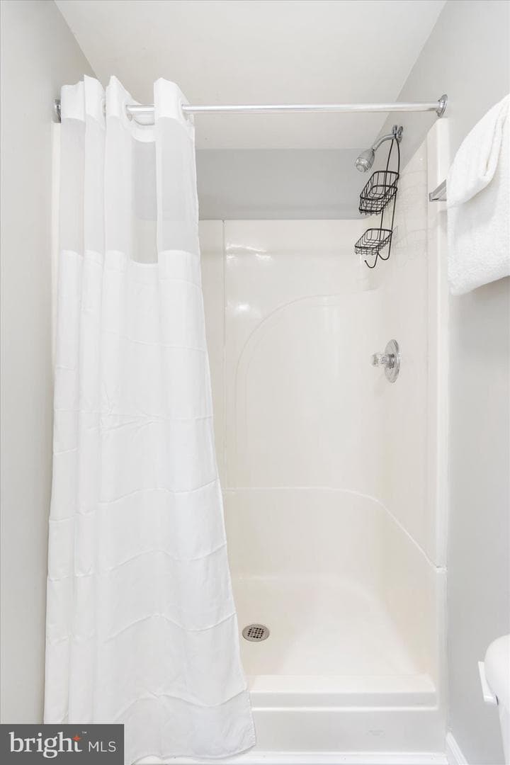 57 E Heath Street photo 29
