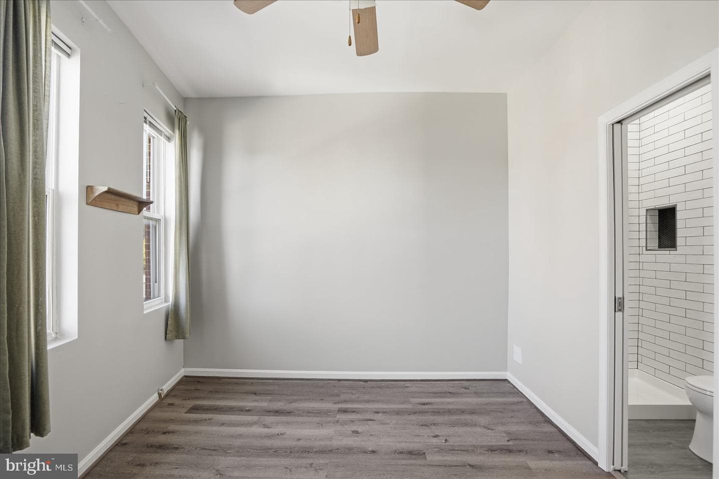 57 E Heath Street photo 32