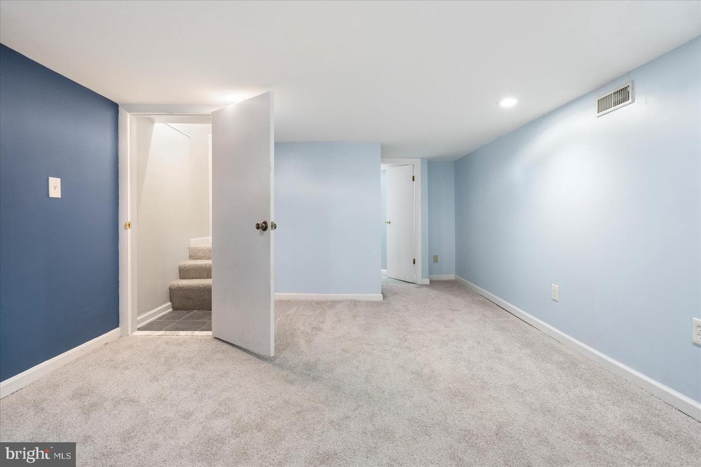 57 E Heath Street photo 36