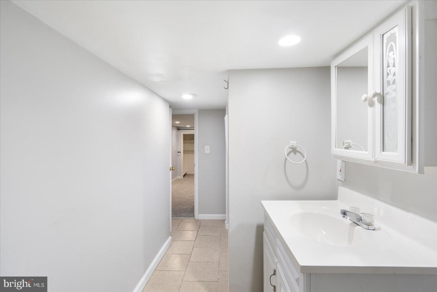 57 E Heath Street photo 38