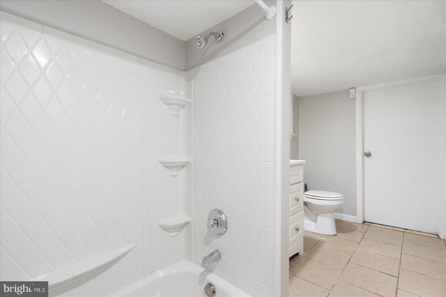 57 E Heath Street photo 39