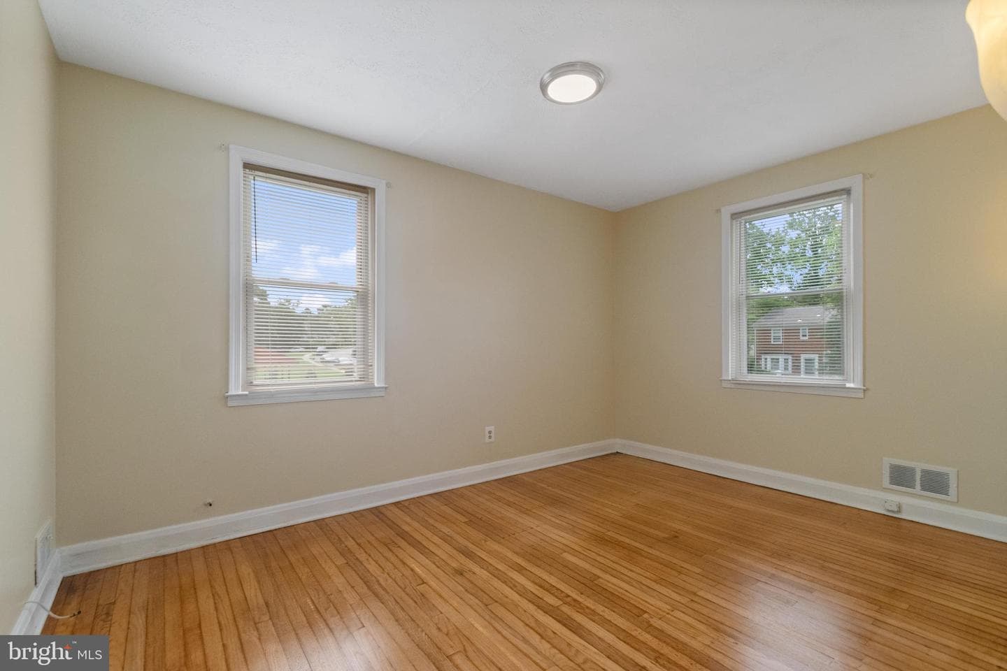 2106 Cloville Avenue photo 12