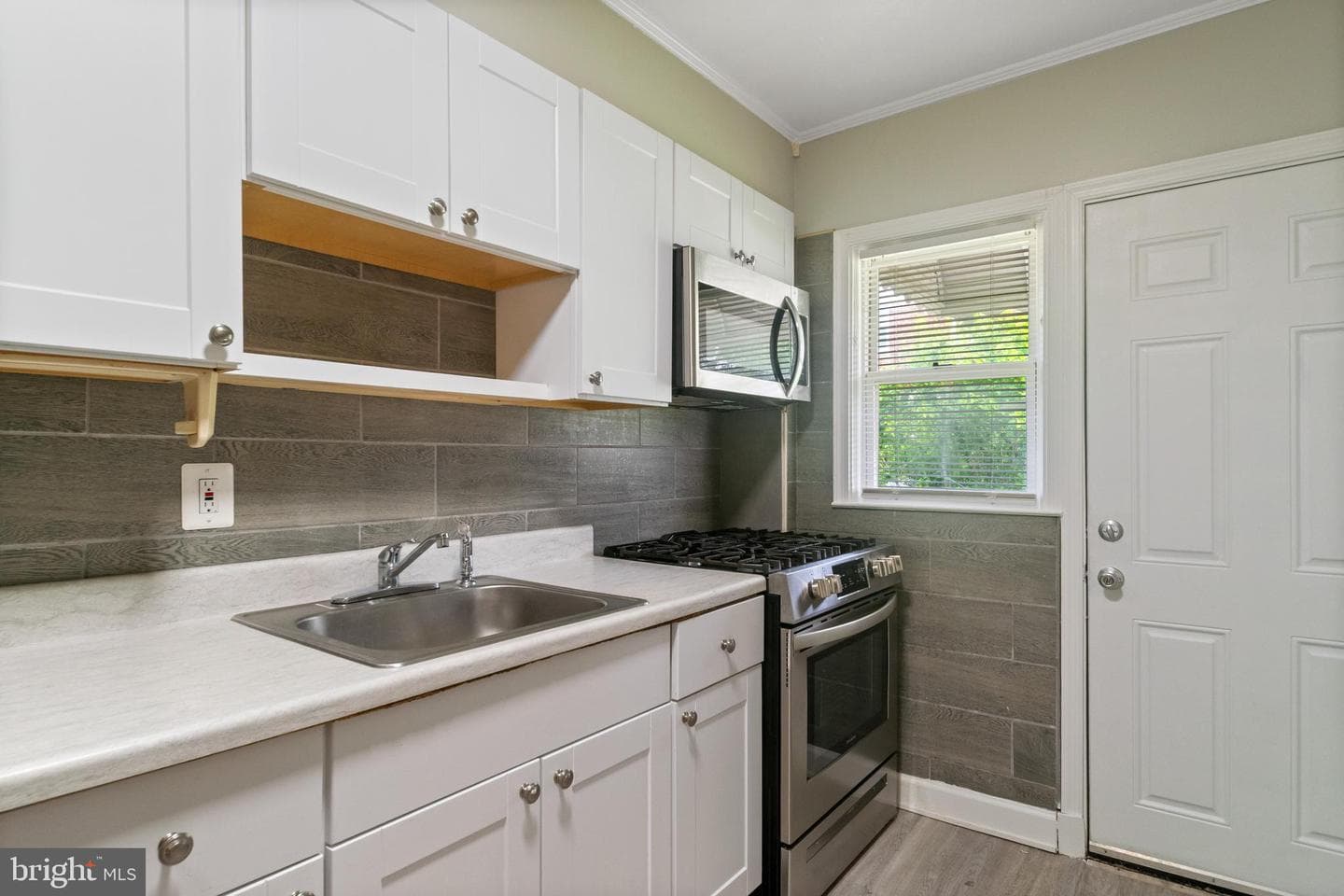 2106 Cloville Avenue photo 9