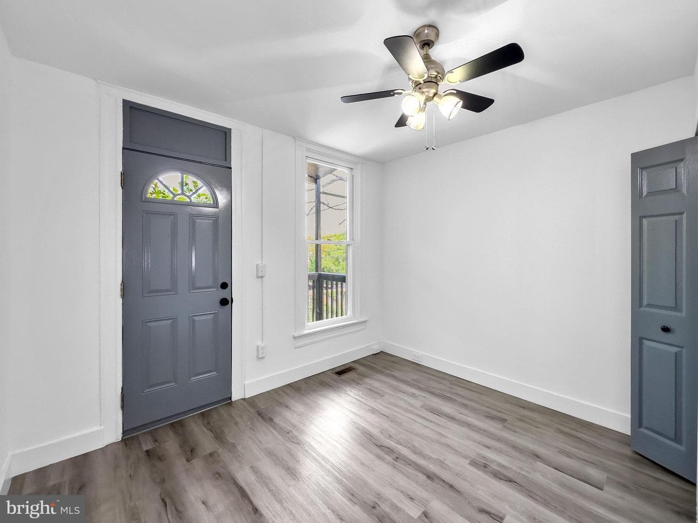 2824 Riggs Avenue photo 3