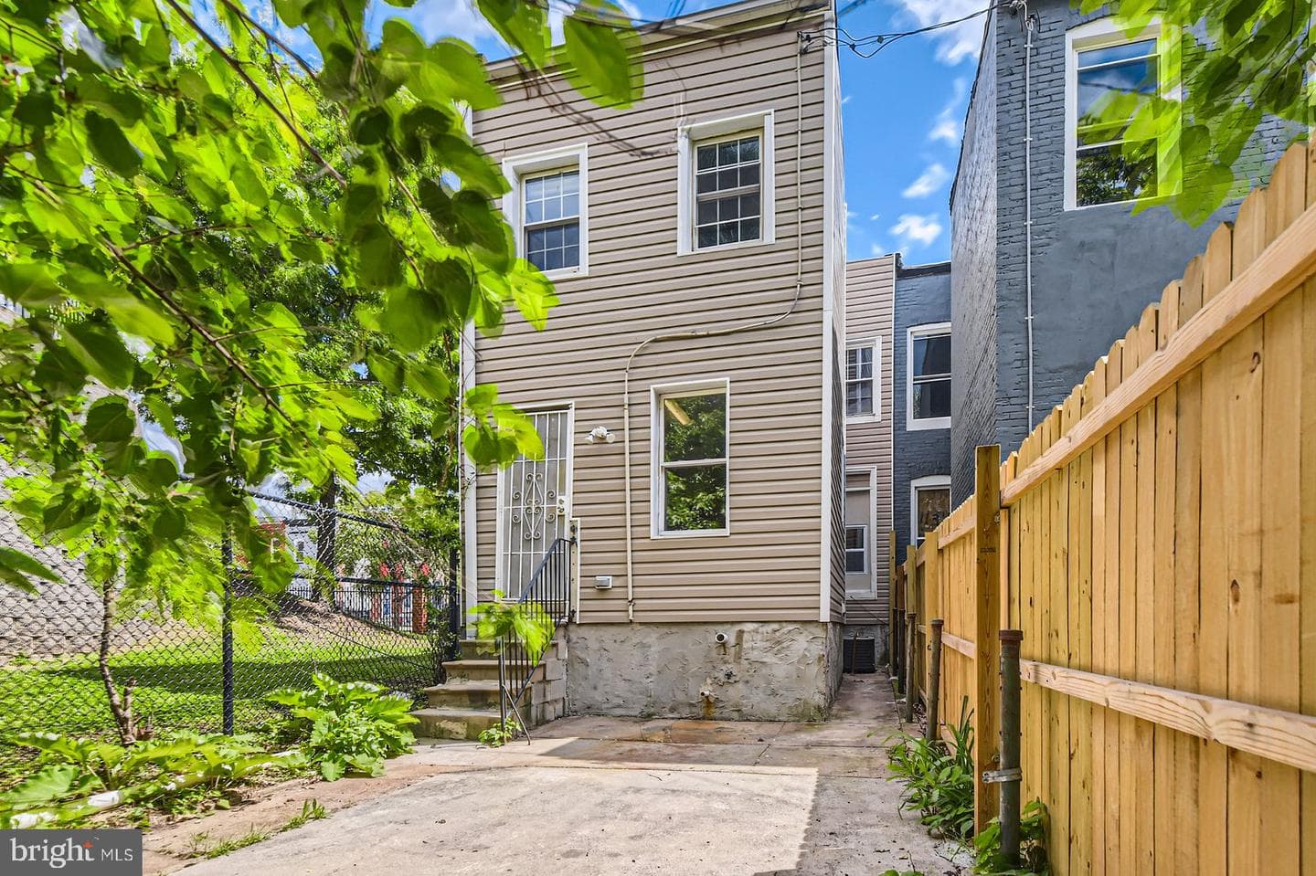 2228 W Baltimore Street photo 11