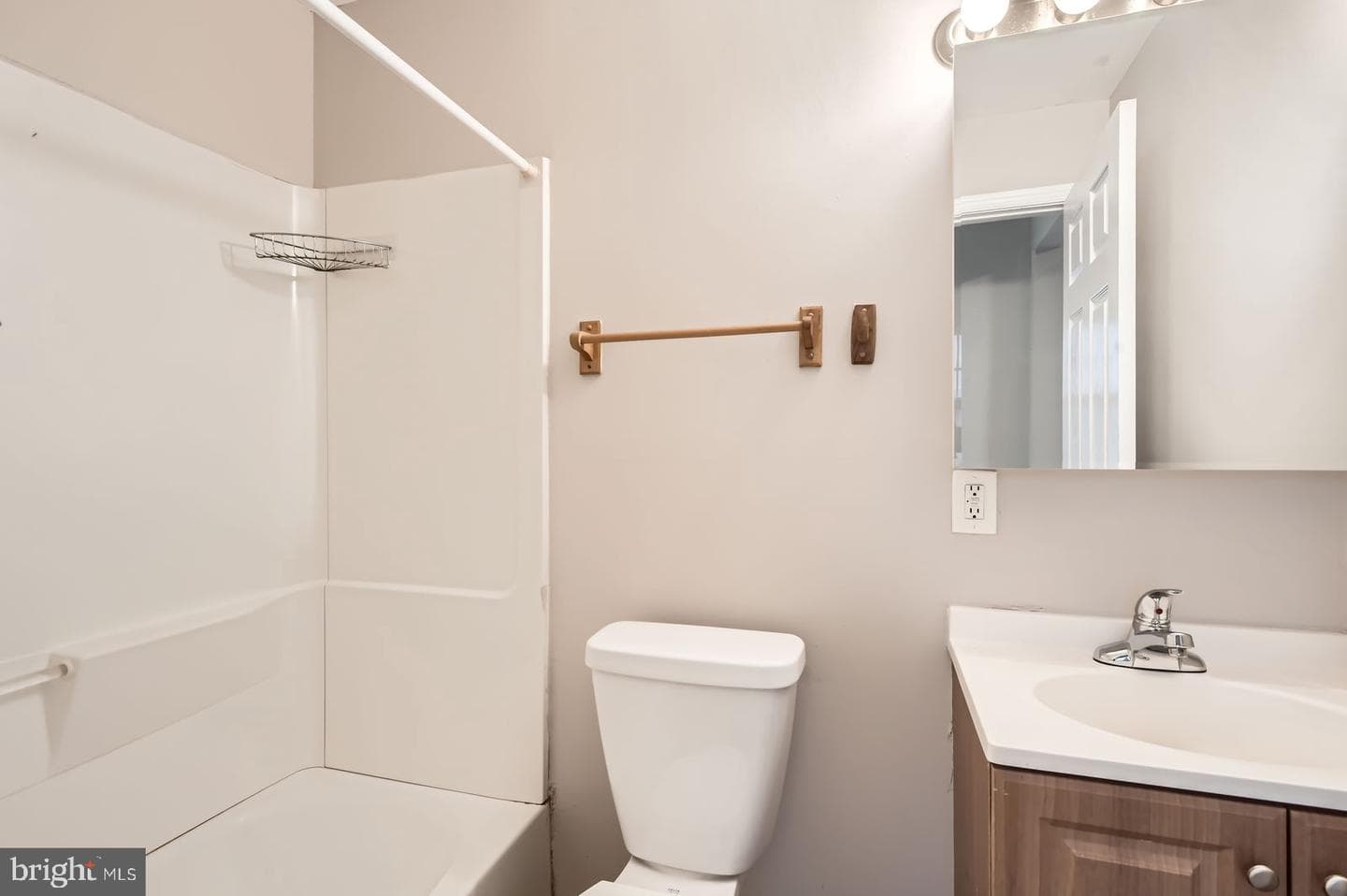 2228 W Baltimore Street photo 5