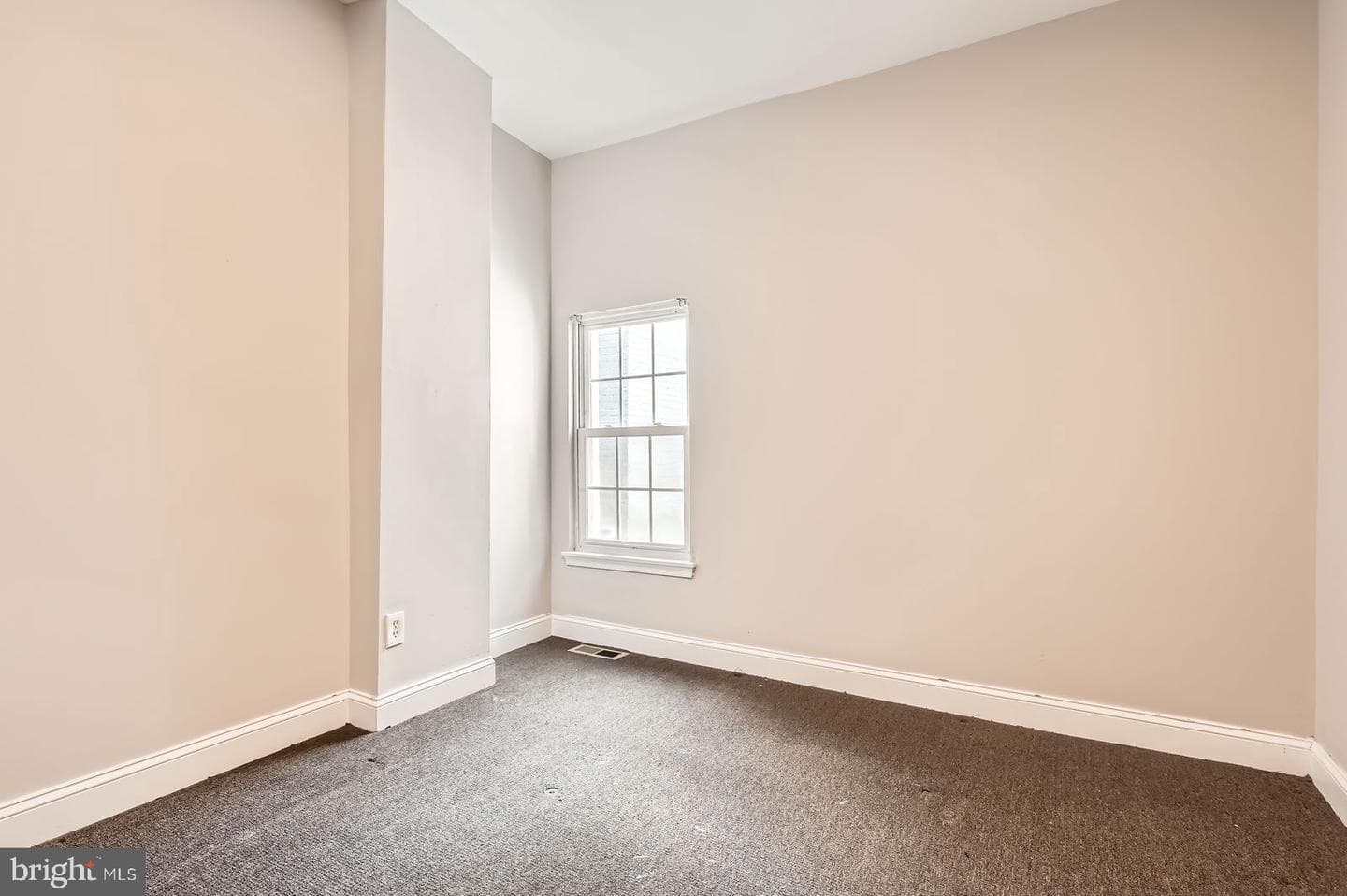 2228 W Baltimore Street photo 9
